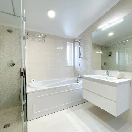 Casa Colibri - Com Ginasio, Sauna E Piscina Aquecida